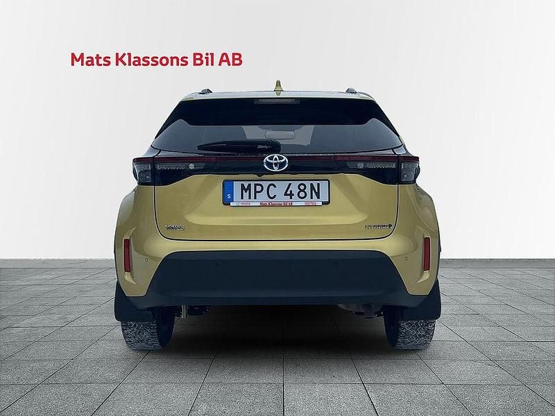 Begagnad Toyota Yaris Cross Edition 92 HK (67 kW) 2023 Gul SUV
