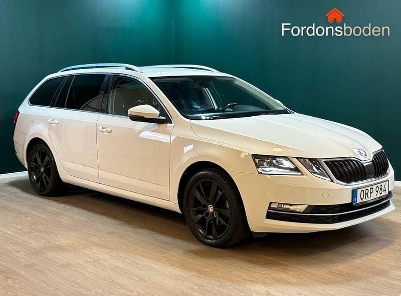 Vit Begagnad 2018 Skoda Octavia Style Kombi | 184 800 kr (Marknadspris) - Bild 1/4