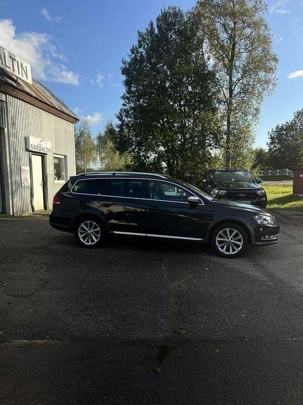 Grå Begagnad 2013 VW Passat Alltrack Kombi | 79 000 kr (Superpris) - Bild 1/4