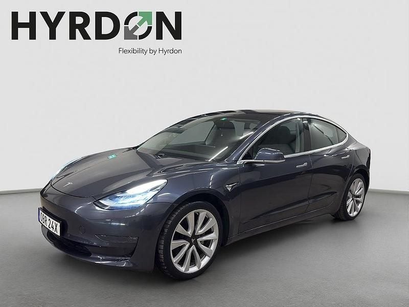 Mörkgrå Begagnad 2019 Tesla Model 3 Long Range AWD Sedan | 219 000 kr (Marknadspris) - Bild 1/4