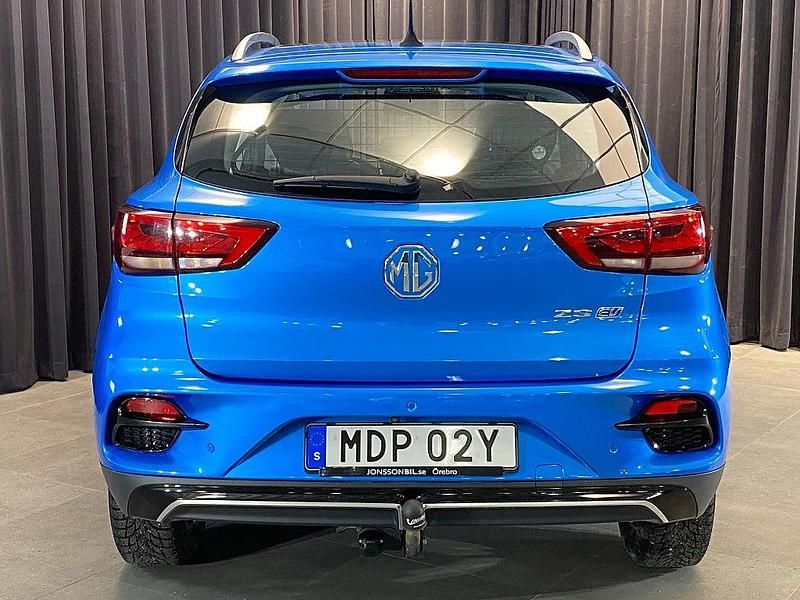 Begagnad MG ZS 114 kW (156 HK) 2022 Blå SUV