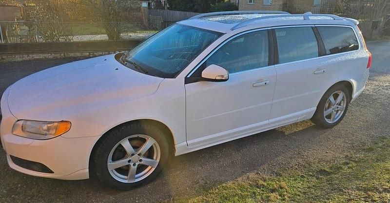 Begagnad 2011 Volvo V70 Kombi | 85 000 kr (Marknadspris) - Bild 1/4