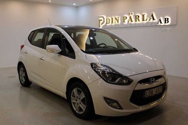 Vit Begagnad 2011 Hyundai ix20 Minibuss | 39 900 kr (Marknadspris) - Bild 1/4
