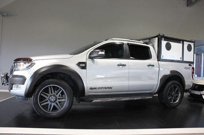Grå (moondust silver metallic ) Begagnad 2016 Ford Ranger Wildtrack Pickup | 249 900 kr (Marknadspris) - Bild 1/3
