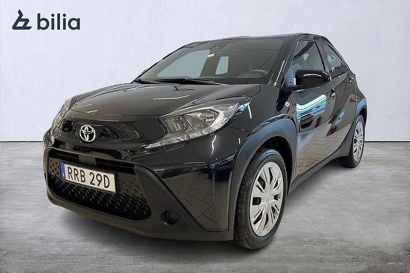 Ny Toyota Aygo X Play 72 HK (52 kW) 2025 Svart SUV