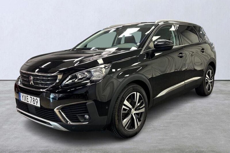 Svart Begagnad 2017 Peugeot 5008 Minibuss | 179 000 kr (Marknadspris) - Bild 1/4
