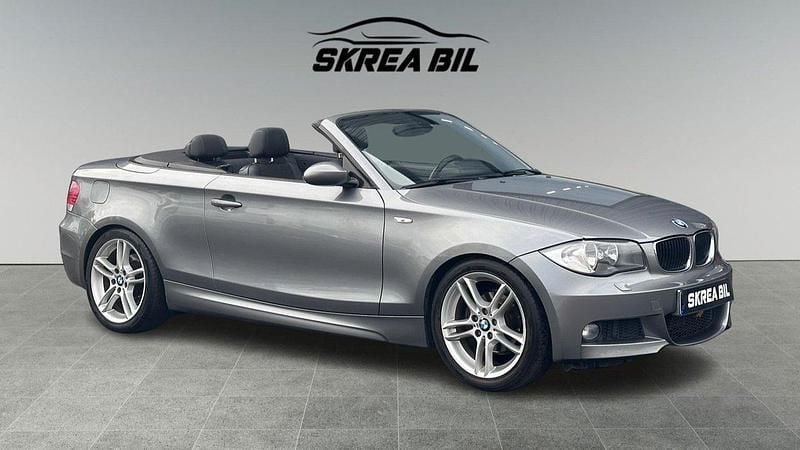 Grå Begagnad 2009 BMW 118 Cabriolet M Sport Cab | 99 900 kr - Bild 1/4