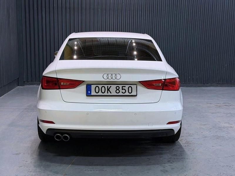Begagnad Audi A3 Ambition 125 HK (91 kW) 2015 Vit Sedan