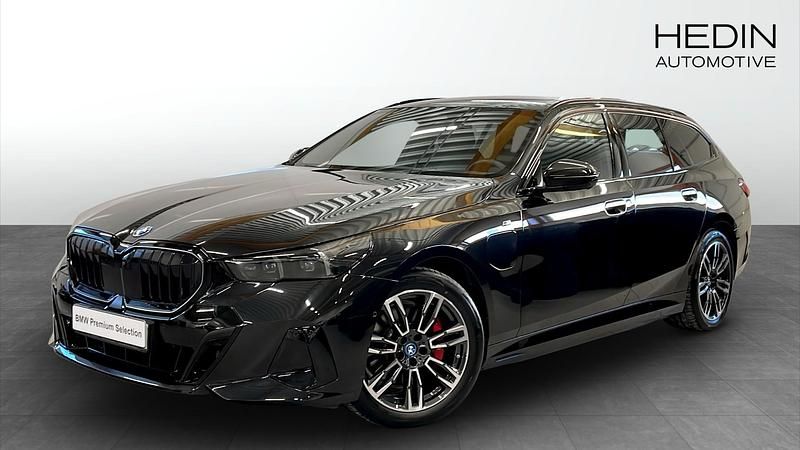 Begagnad BMW 530e M Sport 190 HK (139 kW) 2024 Svart Kombi