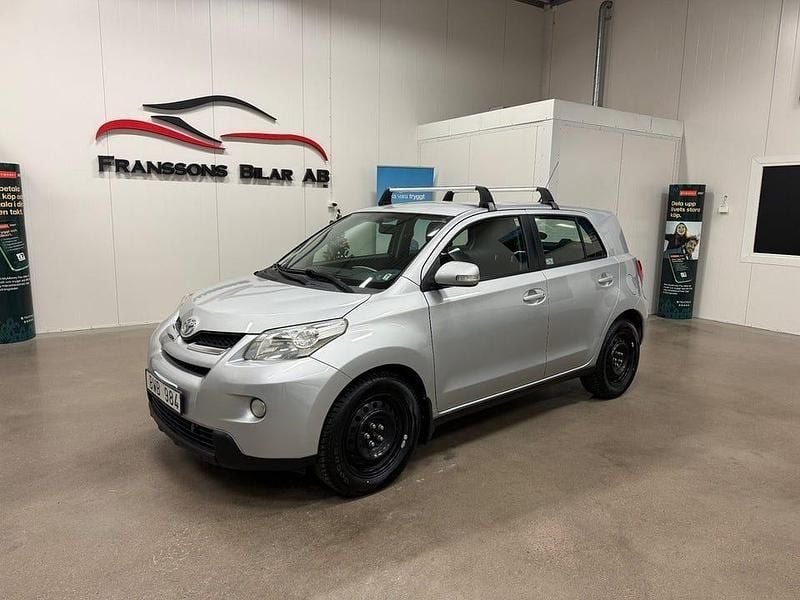 Silver Begagnad 2009 Toyota Urban Cruiser SUV | 79 900 kr (Lite dyr) - Bild 1/4