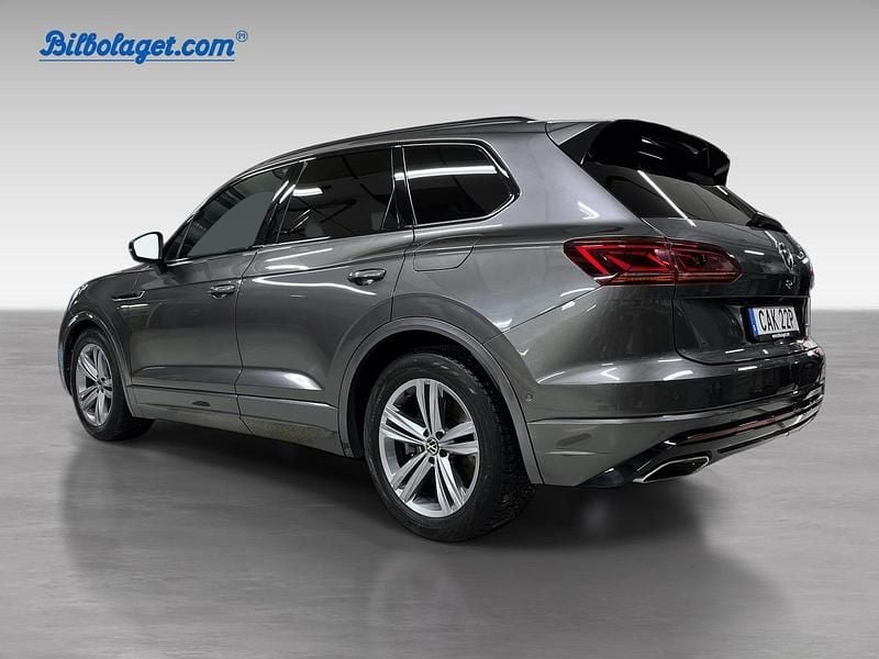Begagnad VW Touareg R 468 HK (344 kW) 2021 Grå SUV