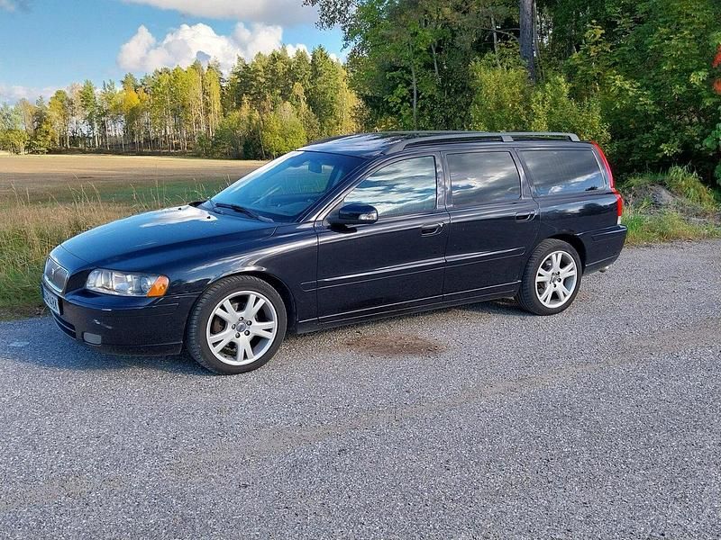 Svart Begagnad 2007 Volvo V70 Standard Kombi | 56 500 kr (Marknadspris) - Bild 1/1