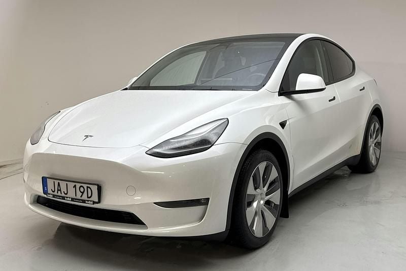 Vit Begagnad 2023 Tesla Model Y SUV | 369 000 kr (Marknadspris) - Bild 1/4