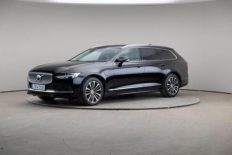 Svart Begagnad 2022 Volvo V90 Core Kombi | 369 000 kr (Marknadspris) - Bild 1/4