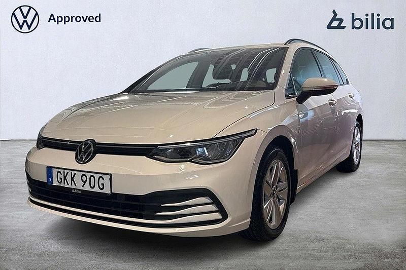 Vit Begagnad 2021 VW Golf VIII Life Kombi | 234 900 kr (Marknadspris) - Bild 1/4