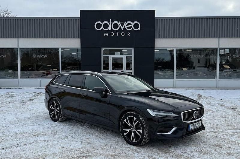 Svart Begagnad 2023 Volvo V60 Kombi | 269 900 kr (Bra pris) - Bild 1/4