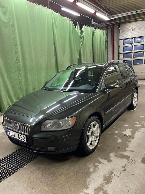 Begagnad 2005 Volvo V50 Kombi | 44 000 kr (Marknadspris) - Bild 1/4
