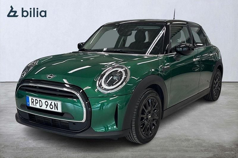 Grön Begagnad 2022 Mini Cooper Halvkombi | 239 900 kr (Marknadspris) - Bild 1/3
