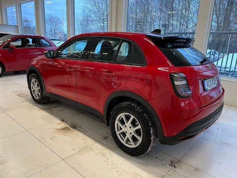 Begagnad Fiat 600 Lounge 102 HK (75 kW) 2025 Röd SUV