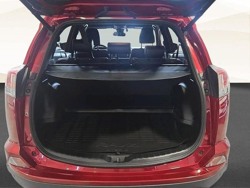 Begagnad Toyota RAV4 Hybrid Edition 200 HK (147 kW) 2018 Röd SUV