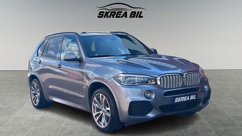 Grå Begagnad 2018 BMW X5 M Sport SUV | 299 900 kr - Bild 1/4