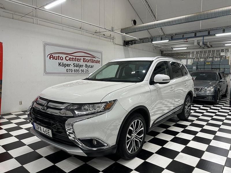 Vit Begagnad 2018 Mitsubishi Outlander SUV | 149 000 kr - Bild 1/4