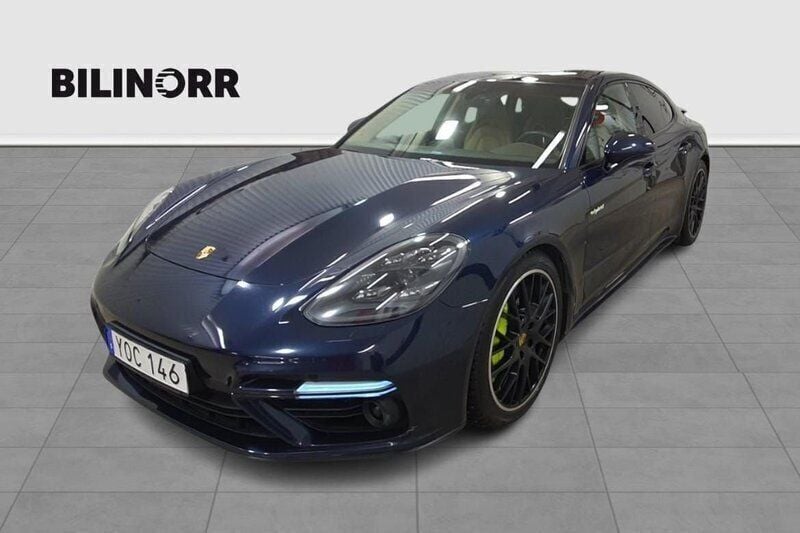 Blå Begagnad 2017 Porsche Panamera Turbo S Sedan | 799 900 kr - Bild 1/4