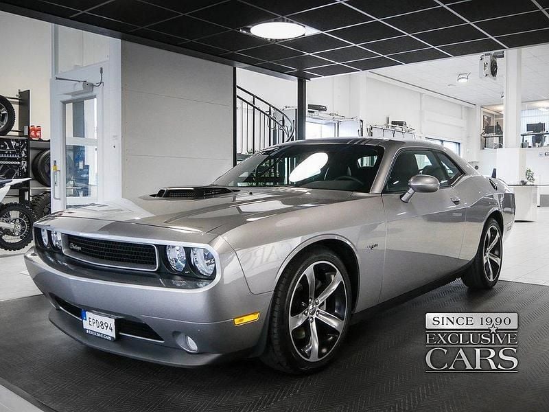 Grå Begagnad 2014 Dodge Challenger Sportkupé | 369 000 kr - Bild 1/4