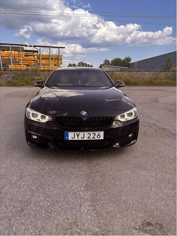 Svart Begagnad 2016 BMW 420 Gran Coupé M Sport Sportkupé | 165 000 kr (Bra pris) - Bild 1/4