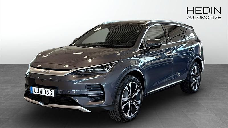 Grå (grey) Begagnad 2024 BYD Tang SUV | 699 900 kr (Lite dyr) - Bild 1/4