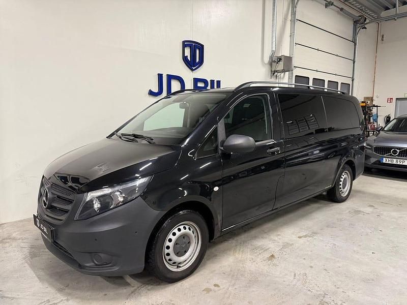 Svart Begagnad 2018 Mercedes Vito Van | 239 900 kr (Dyr) - Bild 1/4