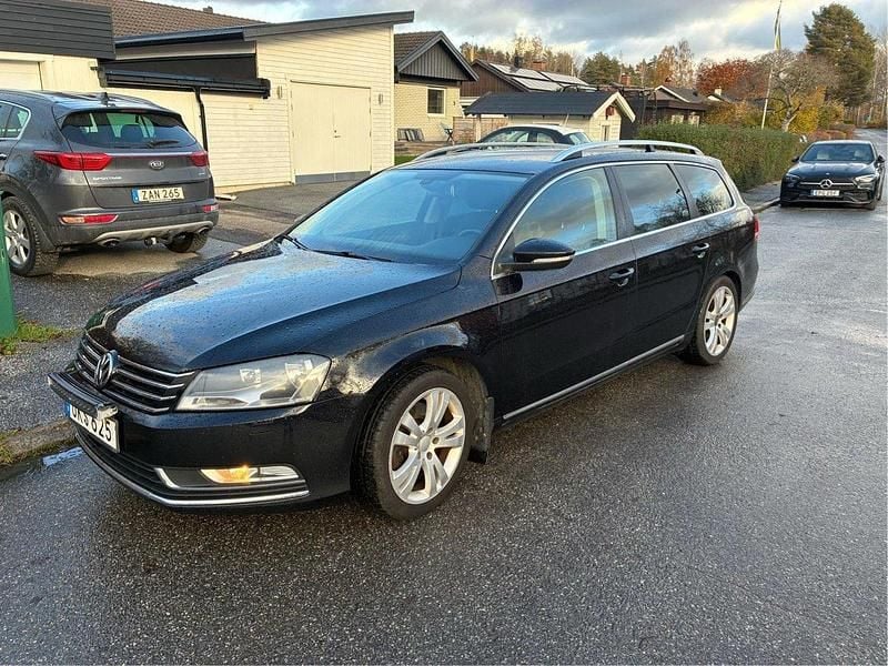 Svart Begagnad 2014 VW Passat Kombi | 75 000 kr (Marknadspris) - Bild 1/4