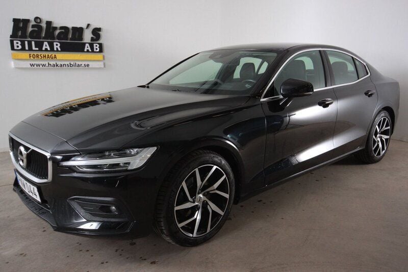Svart Begagnad 2020 Volvo S60 Momentum Sedan | 299 500 kr (Marknadspris) - Bild 1/4