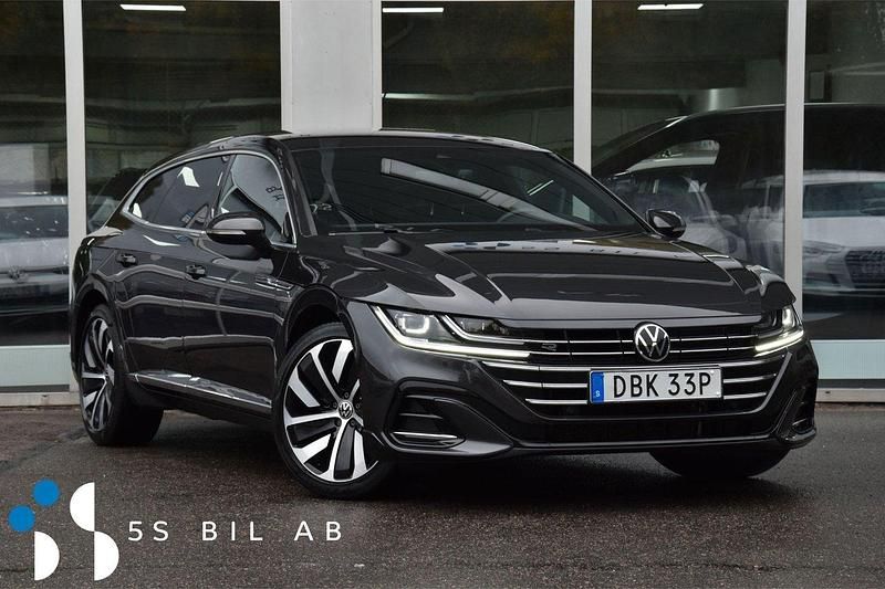 Mörkgrå (grå) Begagnad 2020 VW Arteon R-line Kombi | 264 900 kr (Marknadspris) - Bild 1/4