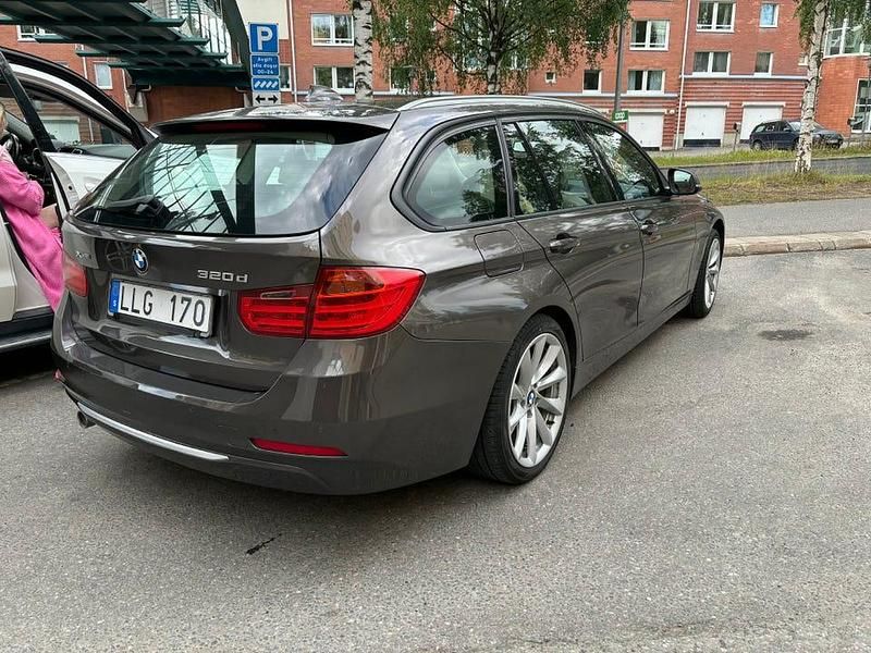 Begagnad BMW 320 184 HK (135 kW) 2014 Metallic Kombi