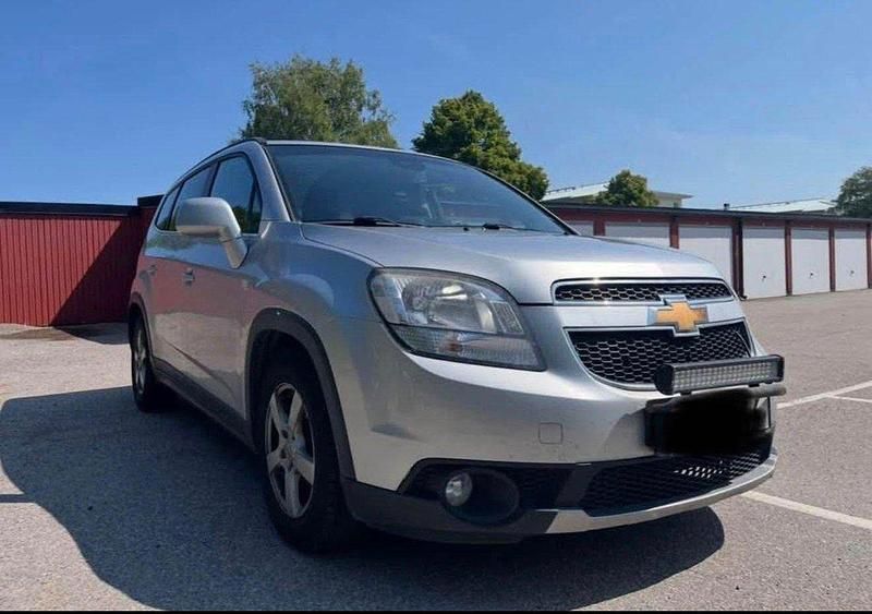 Grå Begagnad 2014 Chevrolet Orlando Minibuss | 43 000 kr (Bra pris) - Bild 1/4