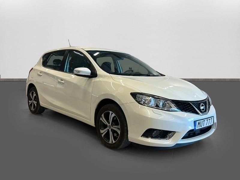 Begagnad Nissan Pulsar Acenta Connect 116 HK (85 kW) 2015 Vit Halvkombi