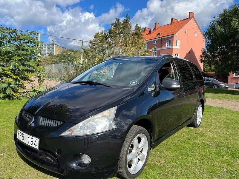 Svart Begagnad 2010 Mitsubishi Grandis Minibuss | 42 000 kr (Marknadspris) - Bild 1/4