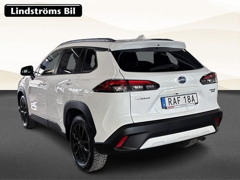 Begagnad Toyota Corolla Cross Style 200 HK (147 kW) 2022 Vit SUV