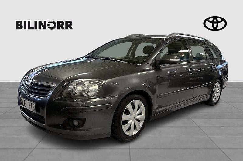 Grå Begagnad 2006 Toyota Avensis Business Edition Kombi | 39 900 kr - Bild 1/4