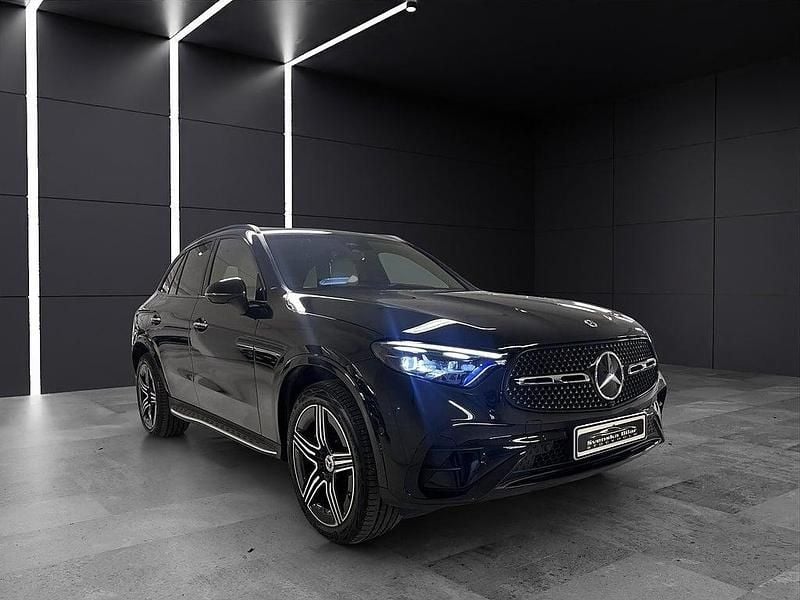 Begagnad Mercedes GLC300e AMG line 313 HK (230 kW) 2023 Svart SUV