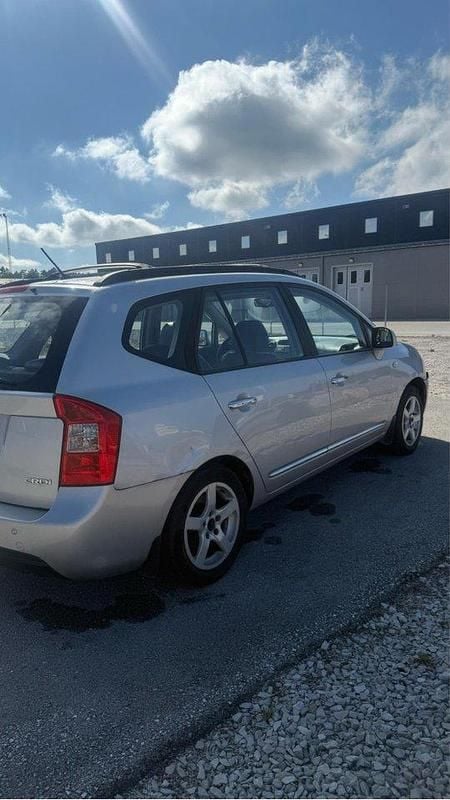 Silver Begagnad 2008 Kia Carens Minibuss | 25 000 kr (Superpris) - Bild 1/4