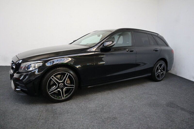 Begagnad Mercedes C300e AMG line 306 HK (225 kW) 2021 Svart Kombi