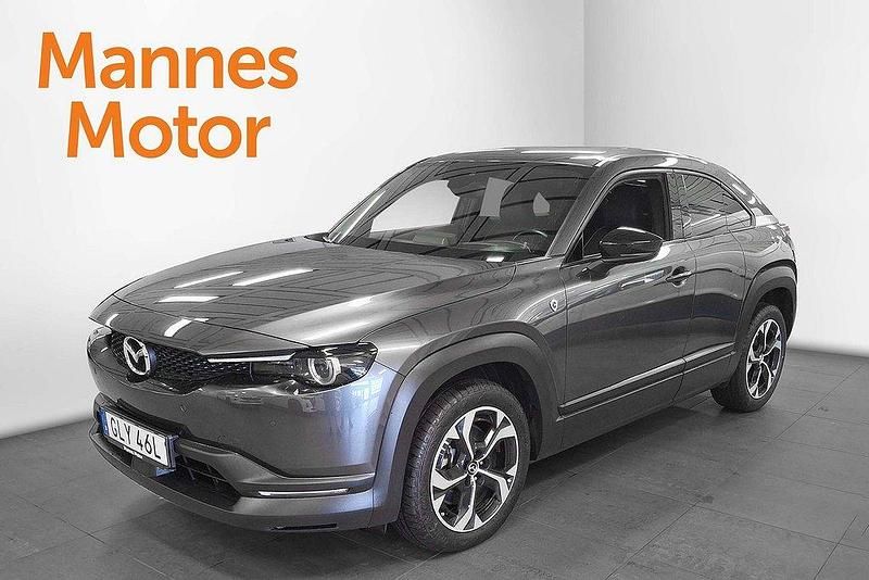 Grå Begagnad 2023 Mazda MX30 SUV | 309 900 kr - Bild 1/4