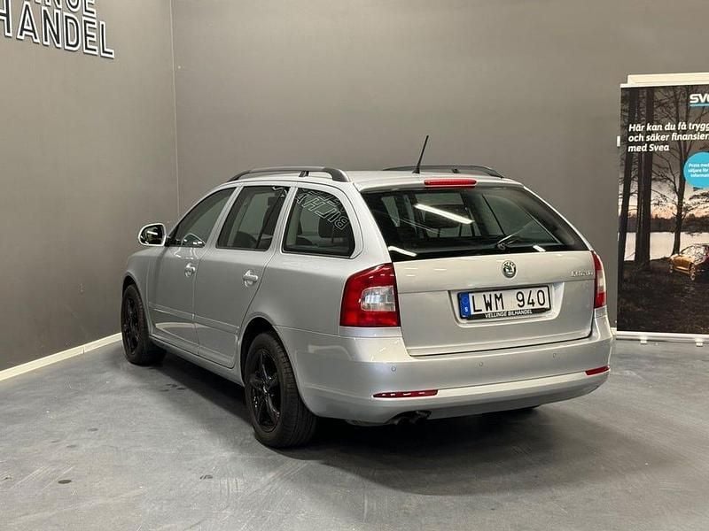 Begagnad Skoda Octavia Elegance 161 HK (118 kW) 2011 Silver Kombi