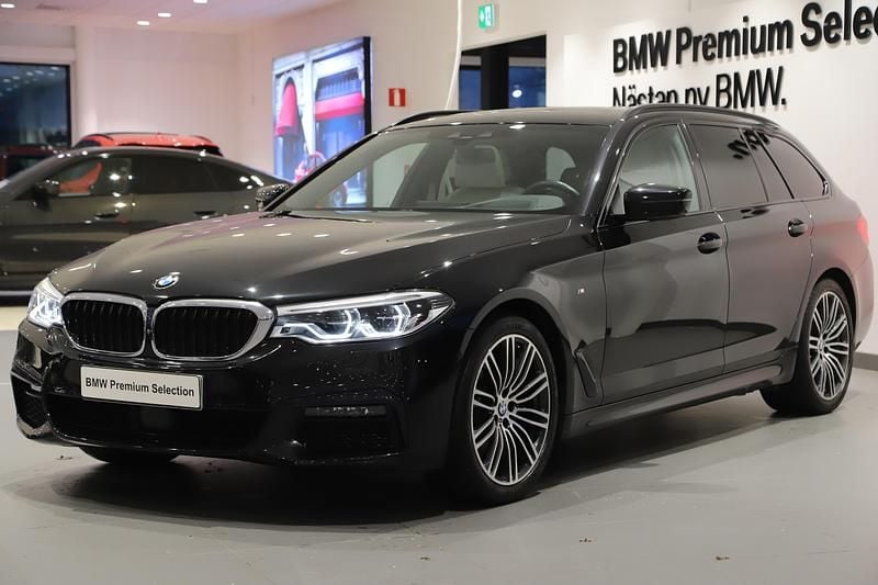 Svart Begagnad 2019 BMW 520 Comfort Edition Kombi | 399 000 kr - Bild 1/3