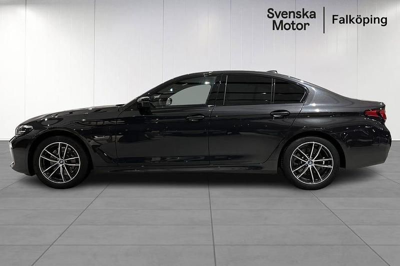 Begagnad BMW 530 M Sport 295 HK (216 kW) 2023 Grå Sedan