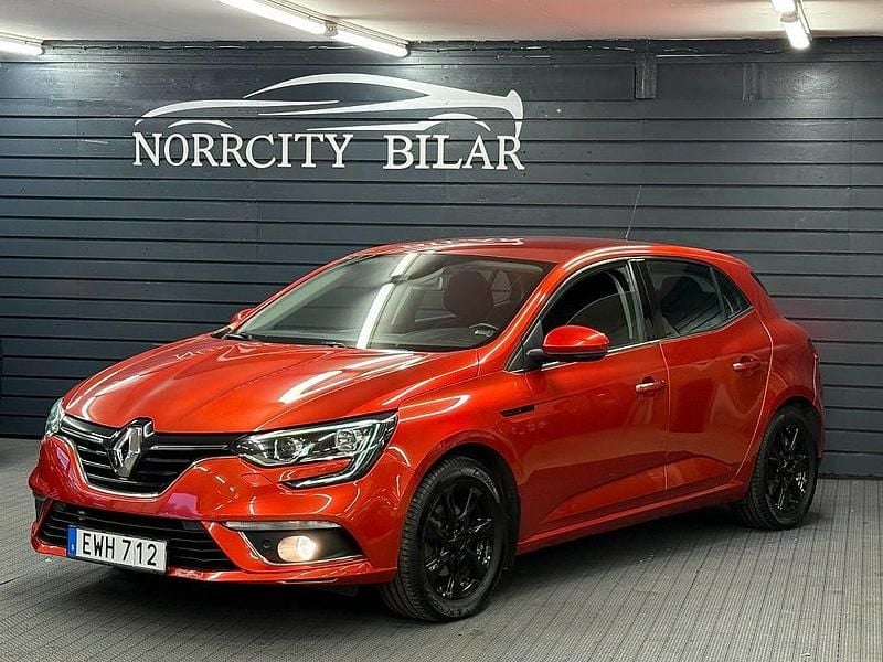 Röd Begagnad 2016 Renault Mégane IV Halvkombi | 74 800 kr (Superpris) - Bild 1/4