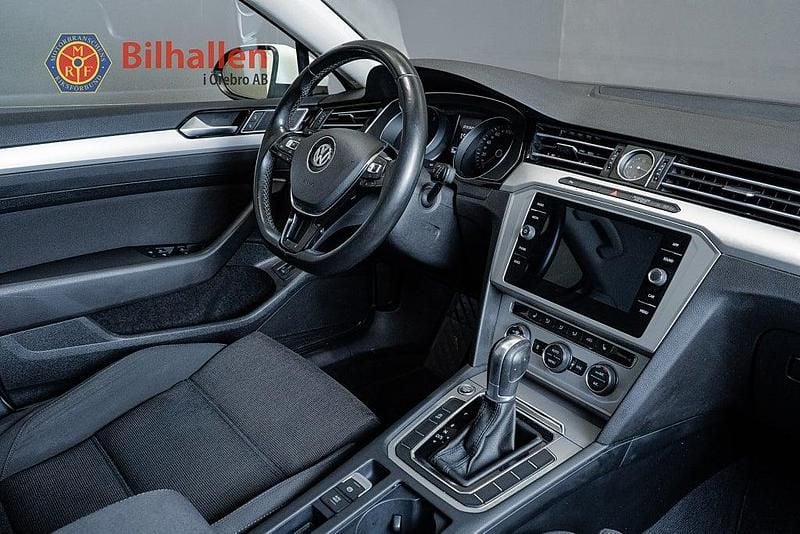 Begagnad VW Passat 150 HK (110 kW) 2018 Vit Kombi