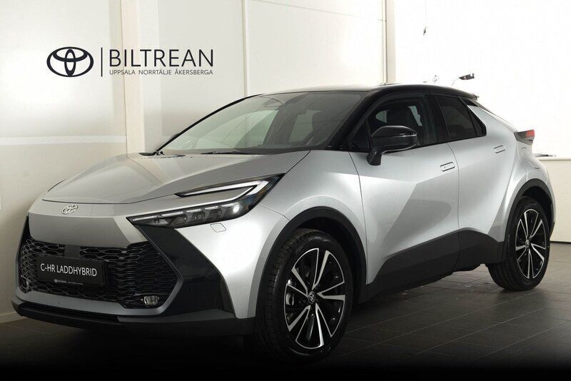 Silver Ny 2024 Toyota C-HR Executive SUV | 459 900 kr (Bra pris) - Bild 1/4